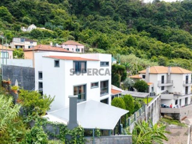 Moradia T4 em Ponta Delgada