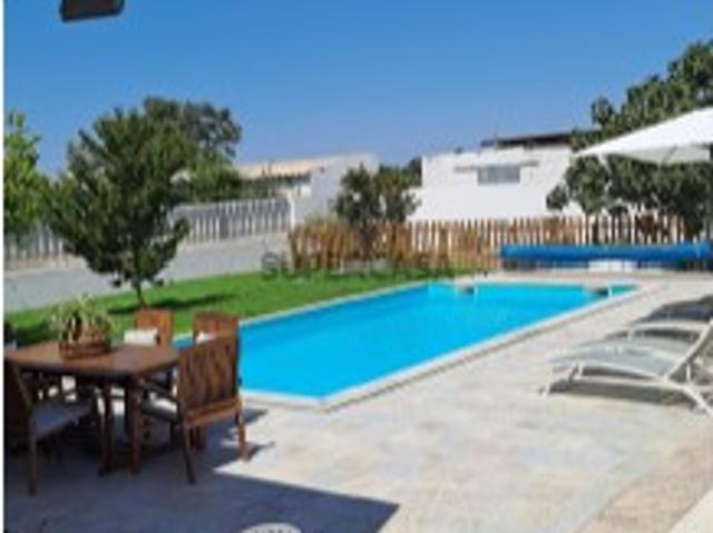Moradia T5 em Quinta do Anjo