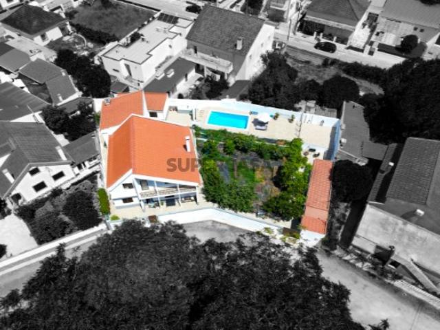 Moradia T5 em Quinta do Anjo