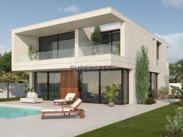 Moradia T5 em Rio Maior