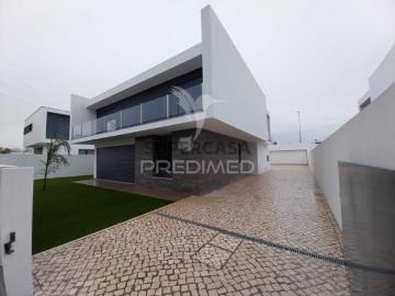 Moradia T5 em São João Baptista