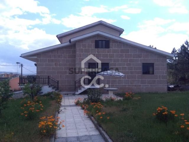 Moradia T5 em Santa Maria Maior