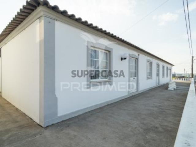 Moradia T5 em Cabo da Praia