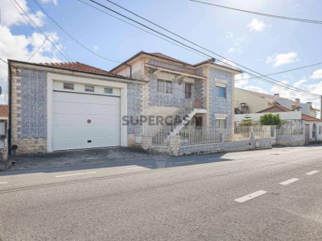 Moradia T5 em Santa Joana
