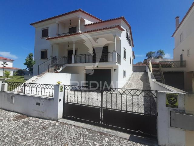 MORADIA T5 EM SANTARÉM