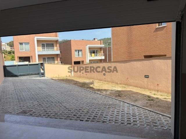 Moradia T5 em Santo António dos Olivais
