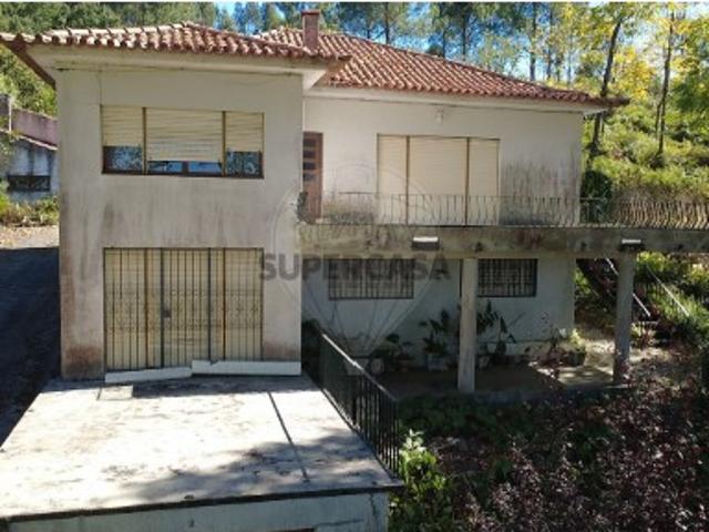 Moradia T5 em Tamengos, Aguim e Óis do Bairro