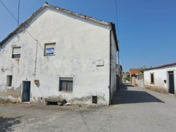 Moradia T5 em Urrós, Mogadouro
