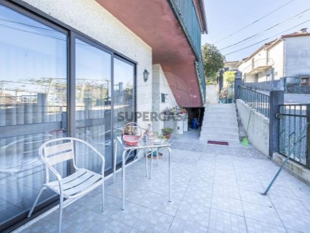 Moradia T5 em Vila Chã, Codal e Vila Cova de Perrinho