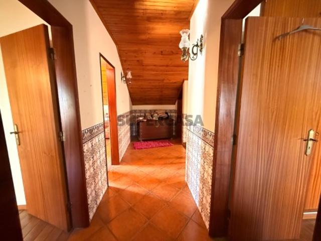 MORADIA T5 || ESPAÇO EXTERIOR || GARAGEM NO ENTROCAMENTO