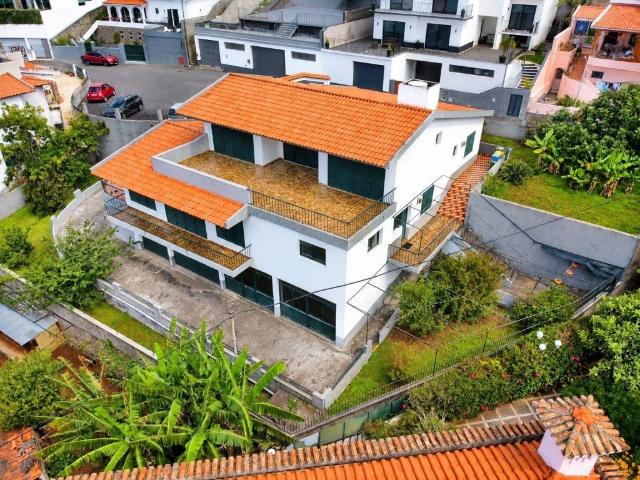 Moradia T5 Funchal 360m² Monte