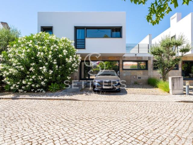 Moradia T5 inserida no Condomínio Privado Quinta Vale Verde 252m² Alcabideche