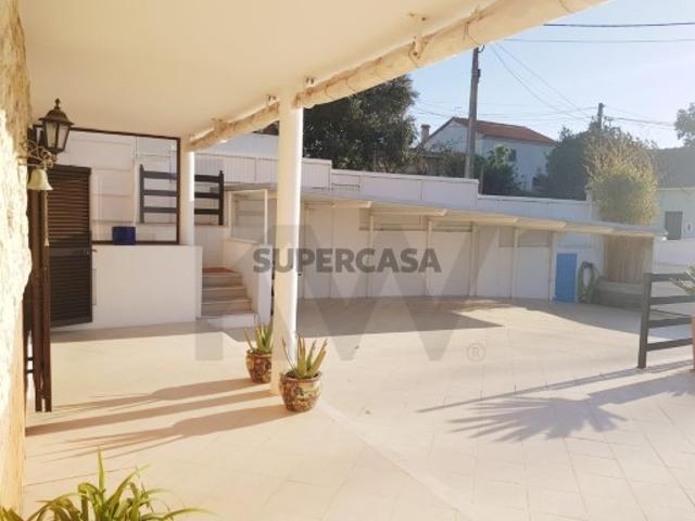 Moradia T5 isolada 301,20m2, com piscina na Aldeia Quinta do Anjo/Palmela