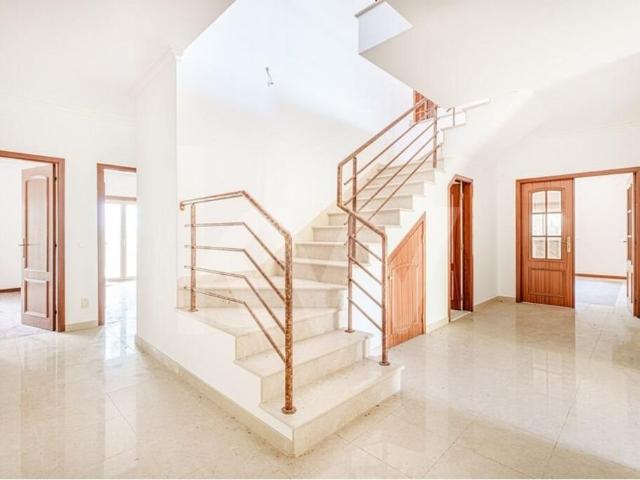 Moradia T5 isolada com terreno a 7 km do Santuário de Fátima 303m² Fátima