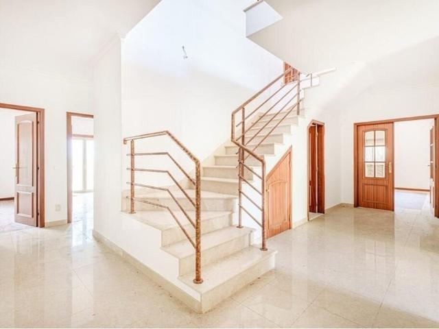 Moradia T5 isolada com terreno a 7 km do Santuário de Fátima 303m² Fátima