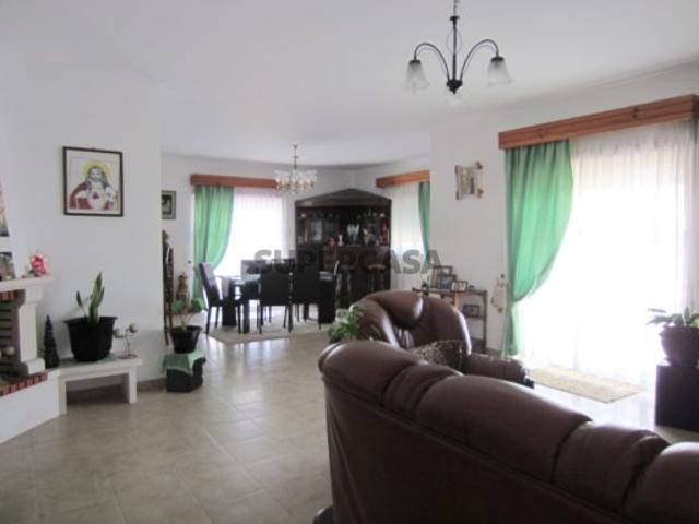 Moradia T5 isolada e com 1500 m2 de Terreno em Maiorca
