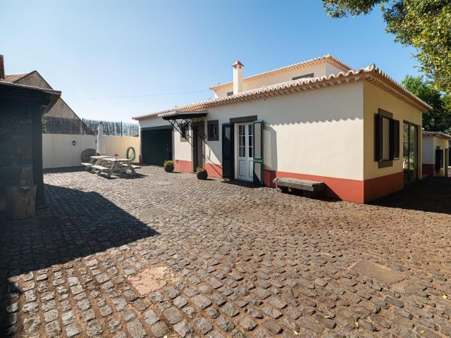 Moradia T5 isolada nos Canhas 200m² Canhas