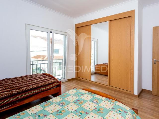 Moradia t5 isolada p/arrendar