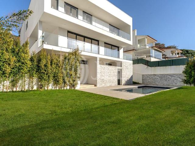 Moradia T5 jardim e piscina, garagem, em Cascais 0m² Alcabideche