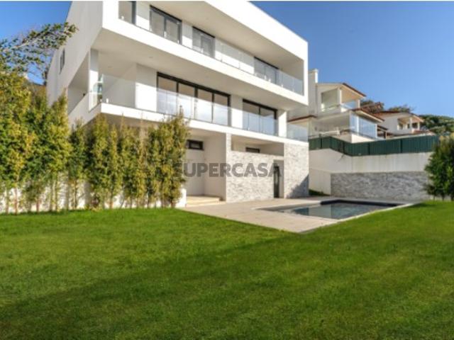 Moradia T5 jardim e piscina, garagem, em Cascais