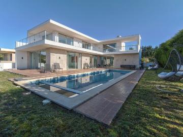 Moradia T5 para arrendamento Belas Clube de Campo Excelente oportunidade para quem deseja uma localização privilegiada