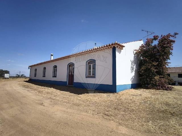 Moradia T5 para arrendar em Alcaria Ruiva, Mértola RE/MAX Portugal