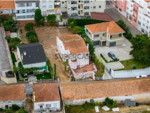 Moradia T5 para remodelar ou lote para construção Centro do Bombarral