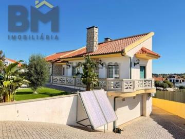 Moradia T5 para venda em Castelo Branco!