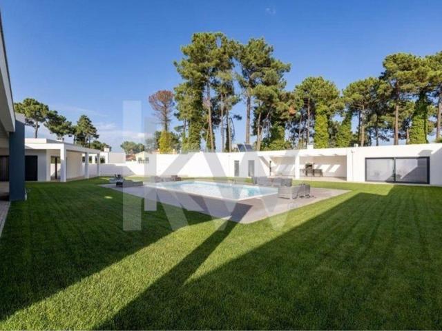 Moradia T5 piscina jardim ginásio lote 1585m2 furo pe. 409m² Corroios