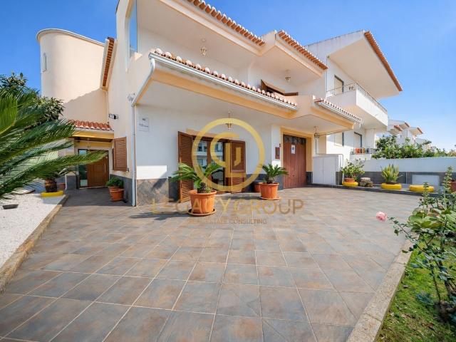 Moradia T5 com 234 m², Garagem e Espaço Exterior em Portimão