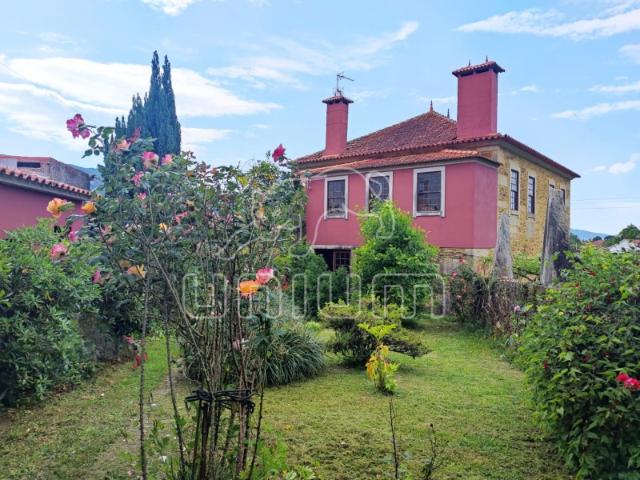 Moradia T5, Reabilitada, em Venade Caminha