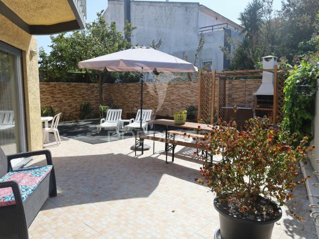 Moradia T5 remodelada