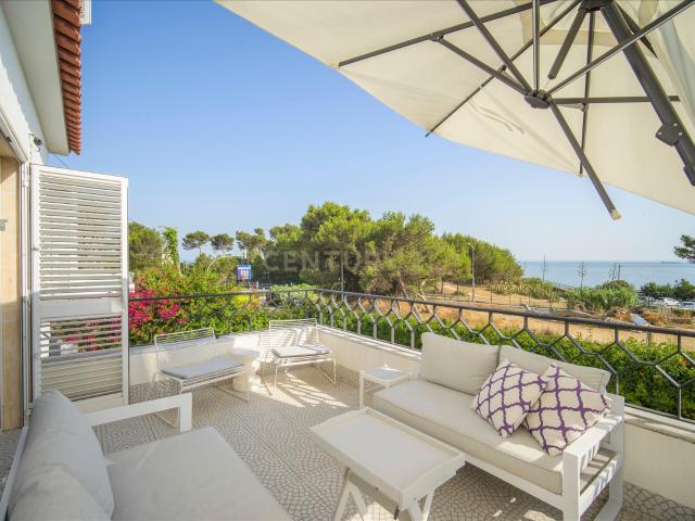 Moradia T5 remodelada à beira mar em Cascais 200m² Cascais e Estoril