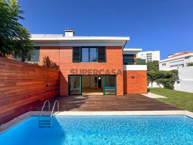 Moradia T5 renovada, com piscina na zona da Foz, Porto