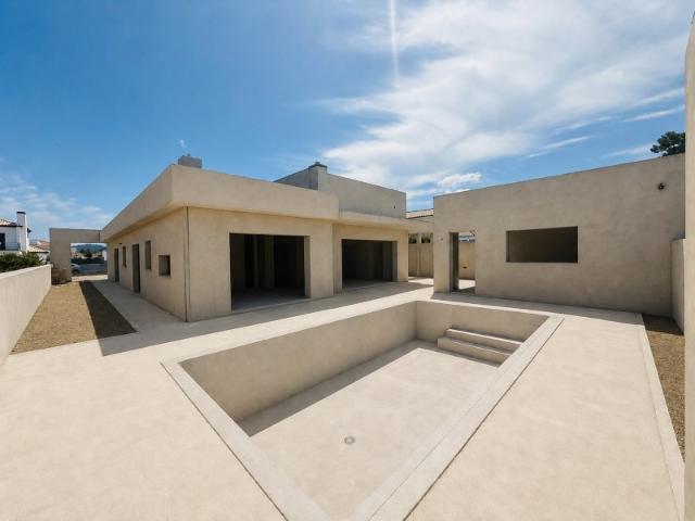 Moradia T5 Térrea com Piscina Aquecida | 5 Suites