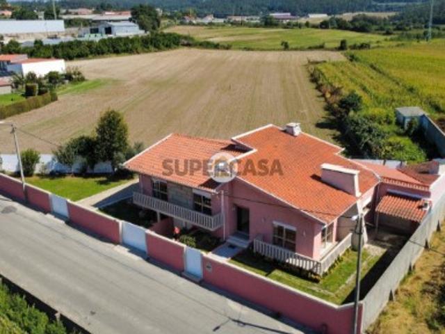 Moradia T5 Térrea com Terreno de 1.750 m² em Guilhabreu, Vila do Conde