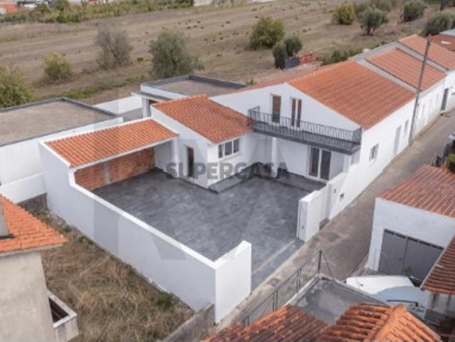 Moradia T5 totalmente remodelada em Taveiro, Coimbra