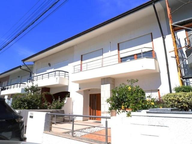 Moradia T5 Transformada em T4 | Totalmente Renovada | Suite. 173m² Custóias, Leça do Balio e Guifões