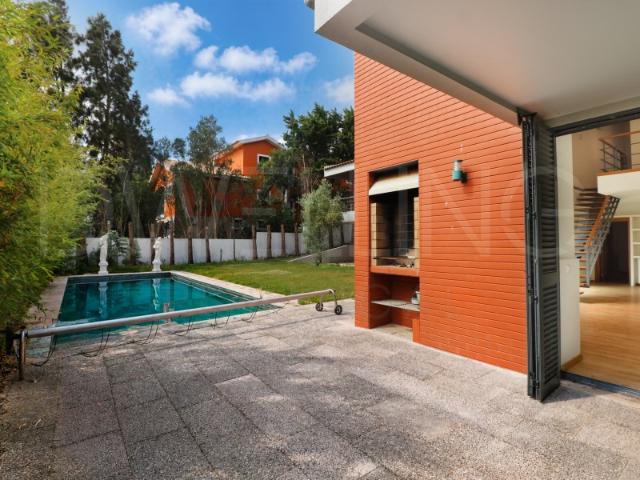 Moradia T5 +1 com piscina na Quinta da Beloura I!