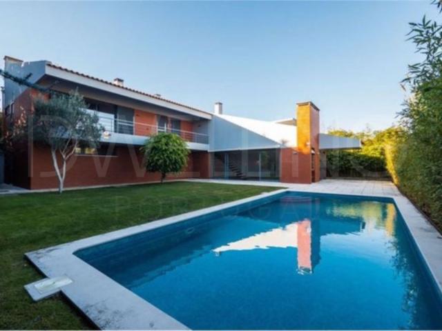 Moradia T5 +1 com piscina na Quinta da Beloura I!