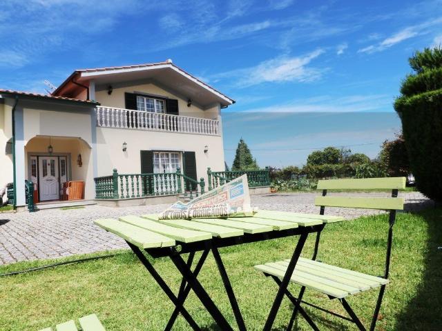 Moradia T5 + 2 250m² Rebordões Santa Maria