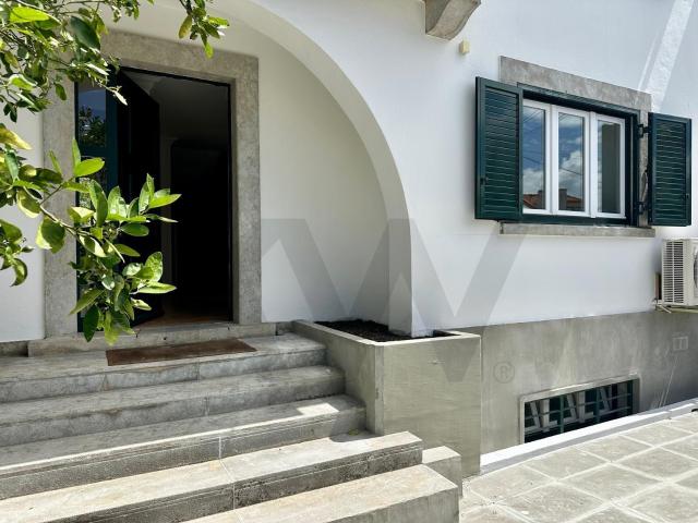 Moradia T5 324m2 com Jardim