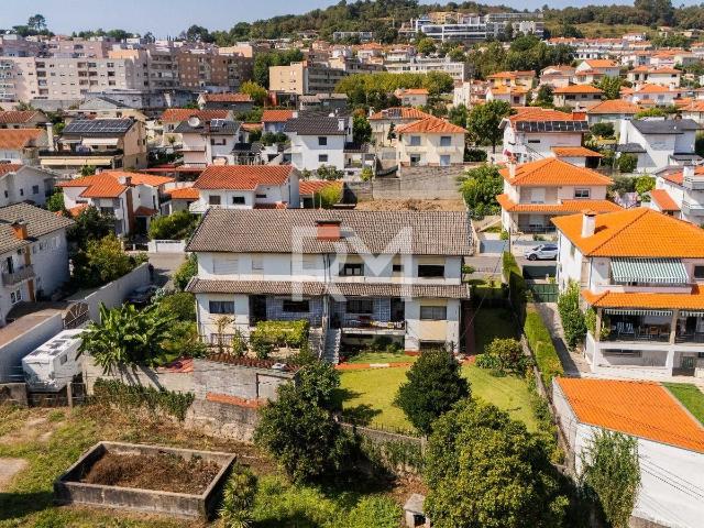 MORADIA T5 3 FRENTES E JARDIM | GUALTAR, BRAGA