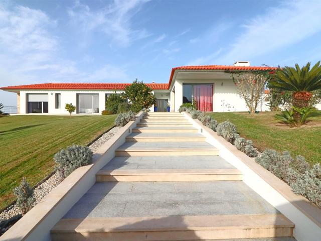 Moradia T5 470m² Gaeiras