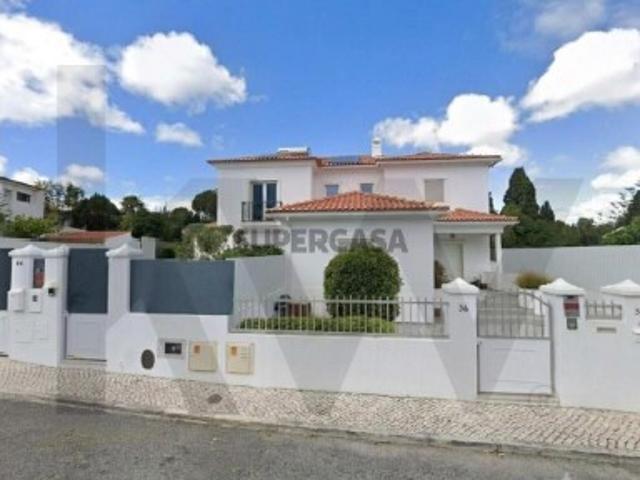 Moradia T5 4 Suites + 1 quarto em S. Pedro do Estoril