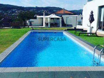 Moradia T6+1 e Casa de apoio