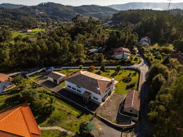 Moradia T6 + moradia T0 de pedra zona Premium 532m² Ardegão, Arnozela e Seidões
