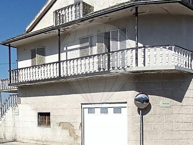 Moradia T6 à venda em Aguiar da Beira e Coruche, Aguiar da Beira RE/MAX Portugal