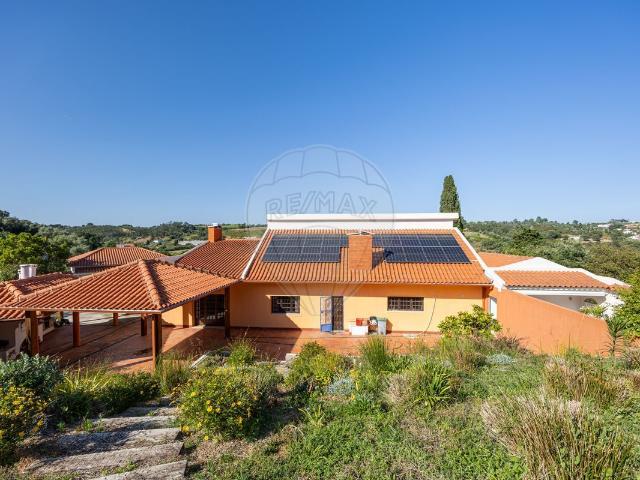 Moradia T6 à venda em Azambuja