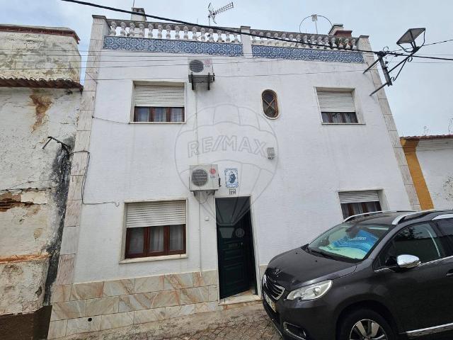 Moradia T6 à venda em Fronteira